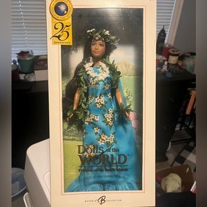 Princess of the Pacific Islands-Dolls of the World Collection